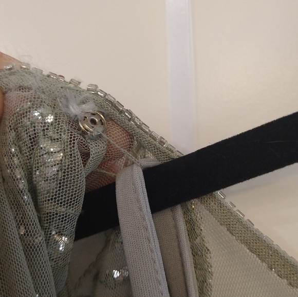 Adrianna Papell Light Green Beaded Sequin Short Sleeve Gown. 091897242. 8 Petite - Picture 6 of 8